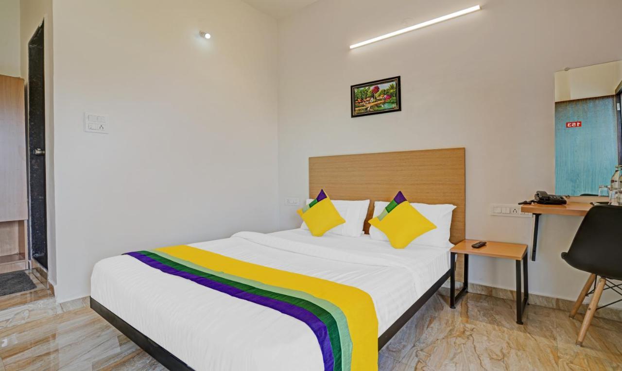 Itsy Hotels Flowers Park Nashik Extérieur photo