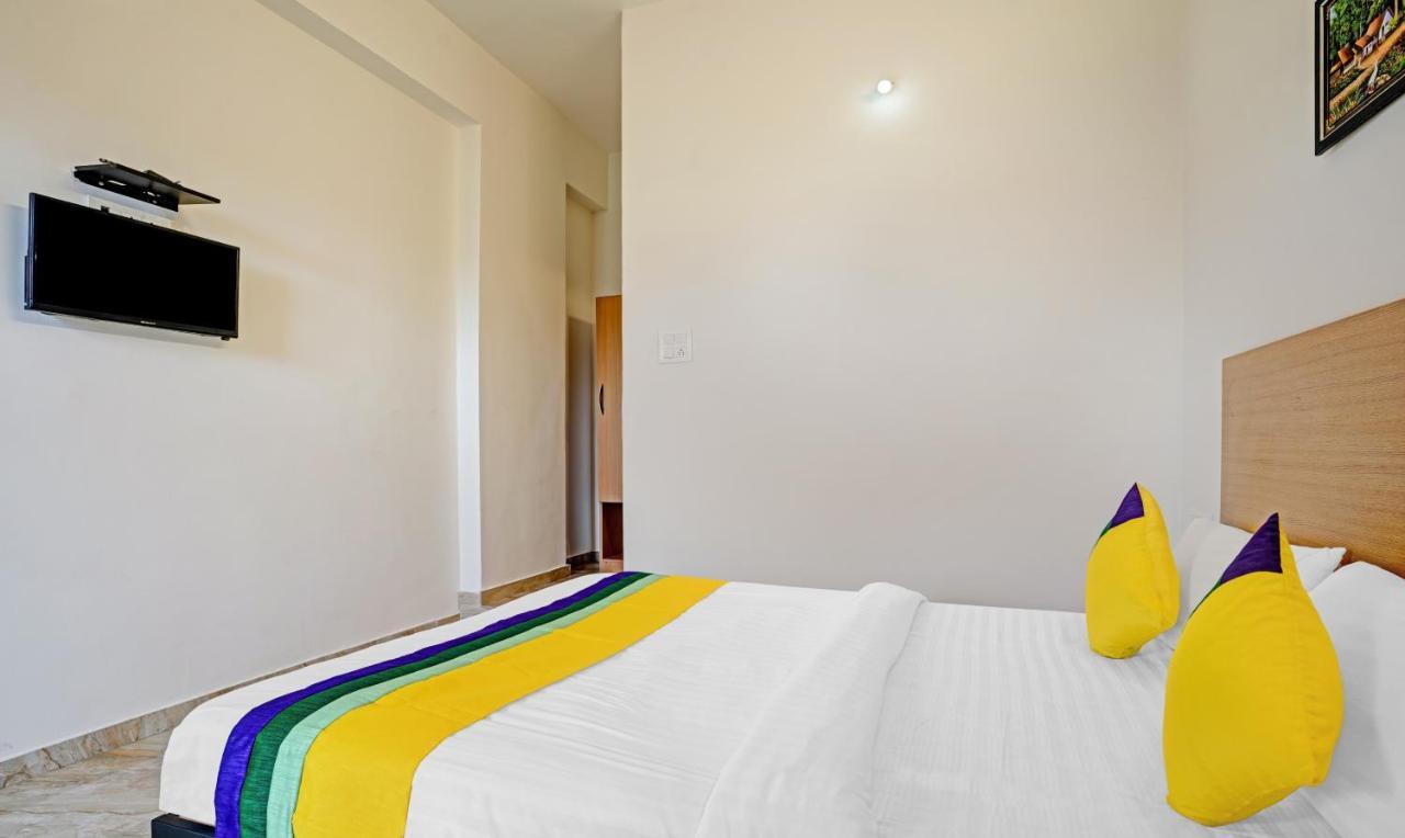 Itsy Hotels Flowers Park Nashik Extérieur photo