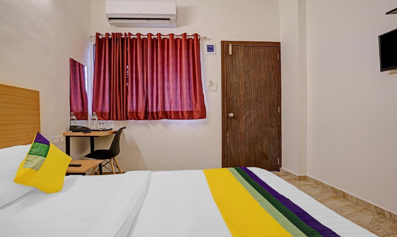 Itsy Hotels Flowers Park Nashik Extérieur photo