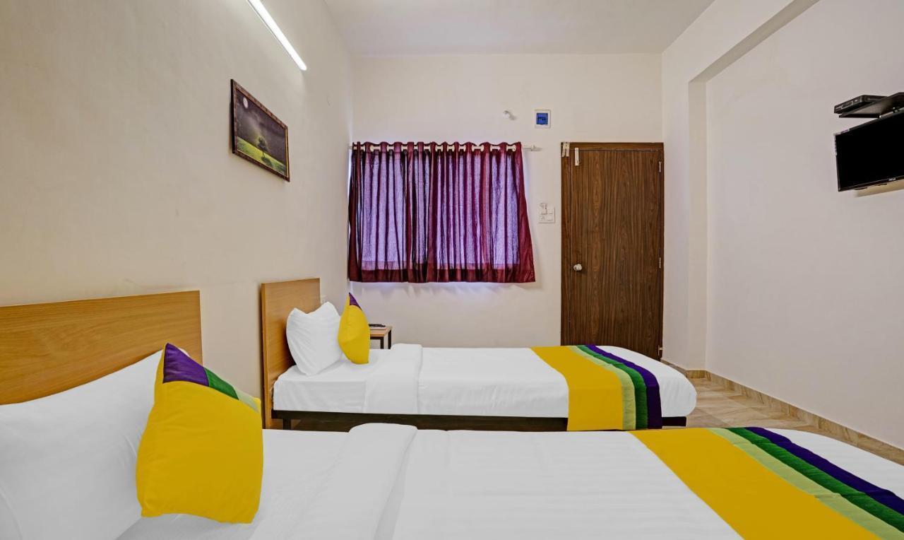 Itsy Hotels Flowers Park Nashik Extérieur photo