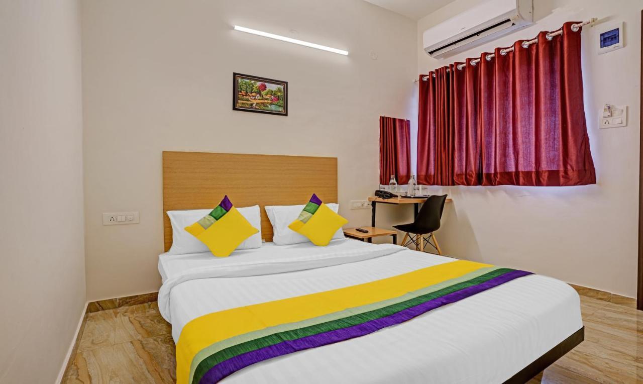 Itsy Hotels Flowers Park Nashik Extérieur photo