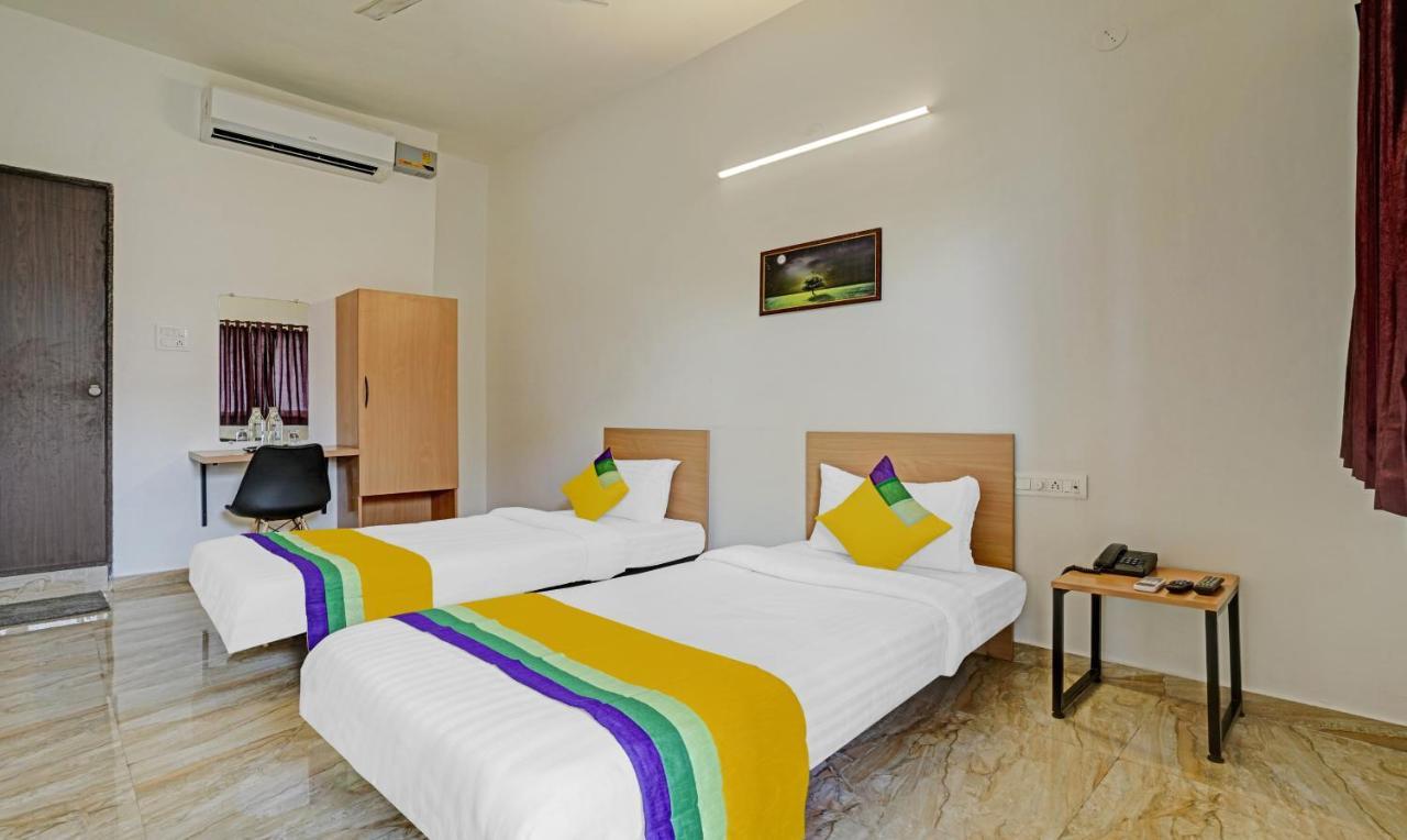 Itsy Hotels Flowers Park Nashik Extérieur photo